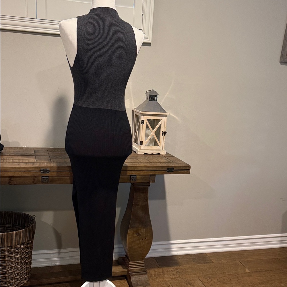 Elegant Black Maxi Dress - Picture 4 of 10